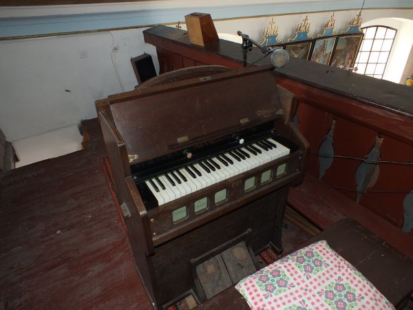 "wiekowa" fisharmonia -gra jak nowa