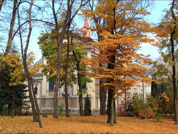 Klasztor i park  ss. Niepokalanek na Głębokiej.
