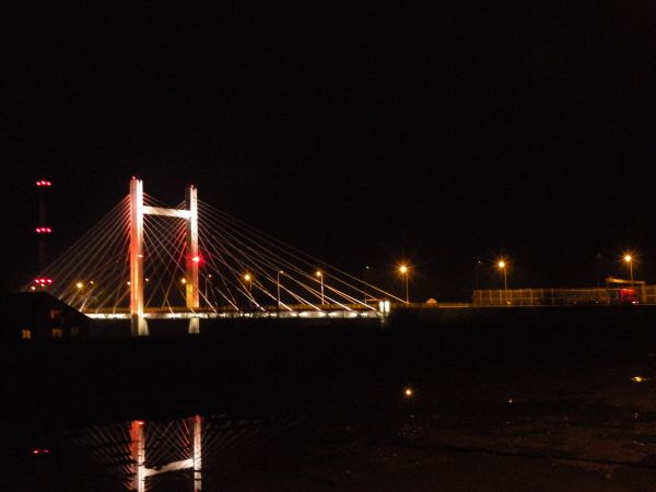 Nocne oświetlenie mostu na Sanie - Most Brama Przemyska