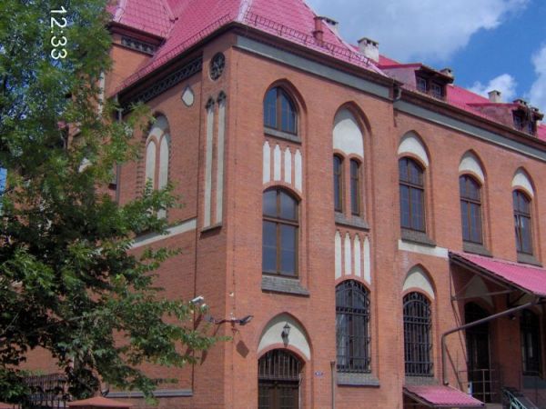 Poczta. Od podwórka.