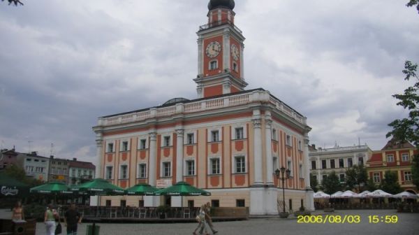 Leszno - ratusz  widok od strony ulicy Słowiańskiej