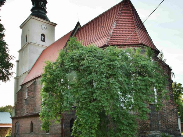 GOTYCKI  JEDNAWOWY  KOŚCIÓŁ  pw.  ŚW.   MARCINA