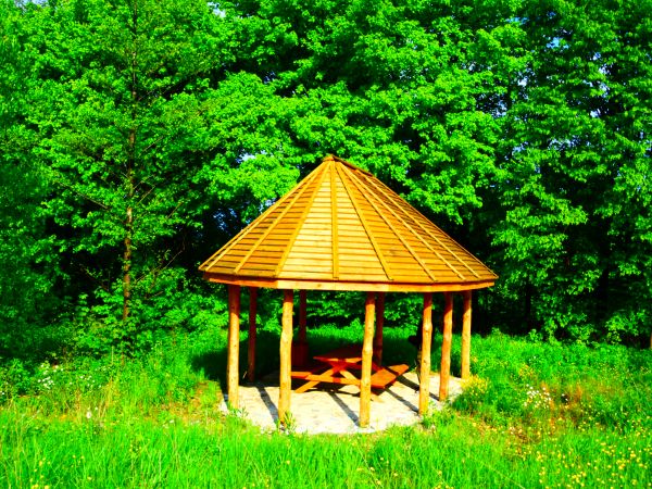 Na uboczu Posady Zarszyńskiej znajduje się przystanek trasy taborowo-konnej Polska-Słowacja