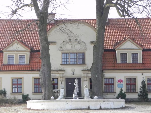 Marzec 2011 Dwor z ok. XVIII w