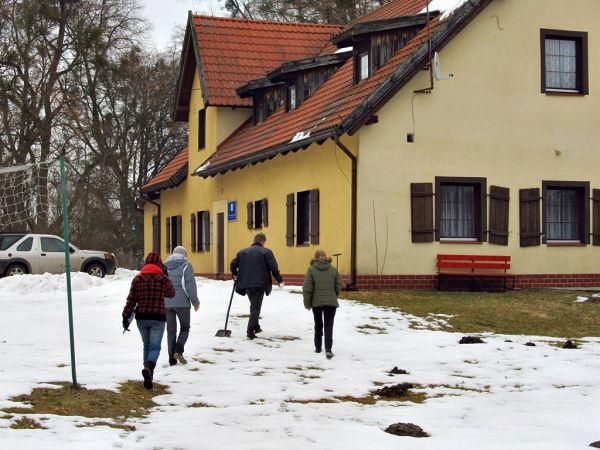 Ośrodek Wczasowy PZU Gdańsk w Czarnym nad rzeką Wdą - powrót z zajęć terenowych