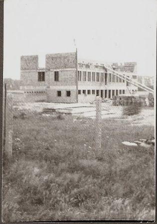 Ulica Pionierów. Rok1974.Budowa biurowca RPGKiM.
Patrz poprzednie.