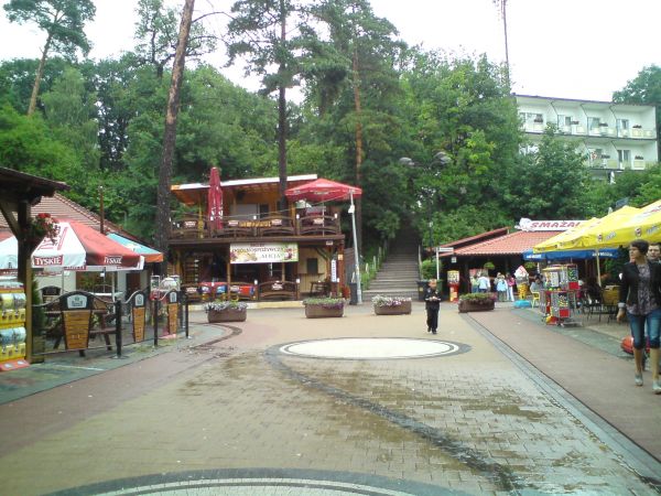 Niedzielne przedpołudnie,centrum...pusto,bo zimno i niebo płaczące...