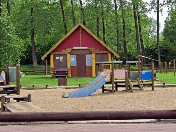 Teren Parku Zabaw przy Parku Wodnym