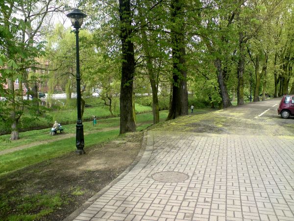 Wały z widokiem na szkołe Nr 5