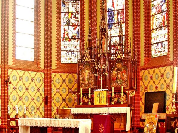 ŻARY kościół pw. Wniebowzięcia NMP