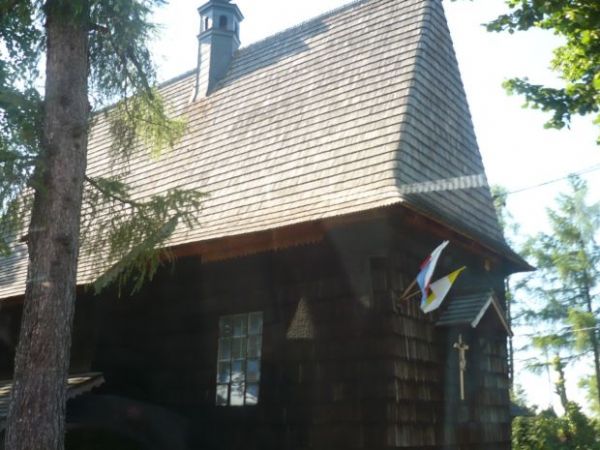 W Gidlach są Trzy świątynie,najstarsza drewniana św. Marii Magdaleny wedle tradycji z XI w.