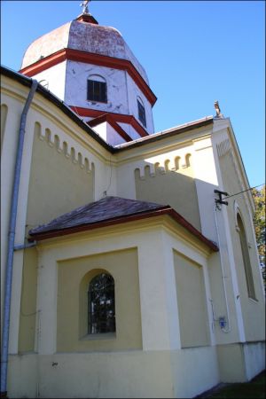 Cerkiew murowana pw. św. Dymitra z 1924 r. Po 1947 r. przez wiele lat nieużytkowana, potem przejęta przez kościół katolicki jako kościół filialny.  Od 1985 r. w