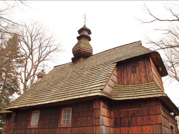 Drewniana cerkiew greckokatolicka p.w. Narodzenia NMP w Łodzinie. Zbudowana w 1743 roku. Obecnie filialny kościół rzymskokatolicki .