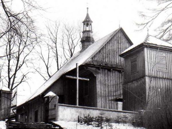 Kościół pw. św. Katarzyny w Ulinie Wielkiej. Parafia została erygowana w XIV wieku. W 1655 roku powstał kościół parafialny, drewniany, który później był przebud