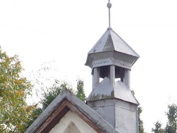 do kościoła było daleko, droga - jak to bieszczadzka, wtedy, a na przysiółkach Kaliszcze, Rapiska i Podkaliszcze ludzie mieszkali i gospodarzyli - i postanowili