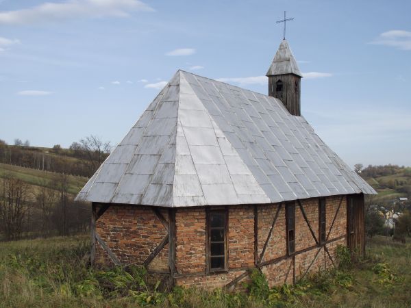 właścicielką wsi od 1927r. była Maria Nowak, odnotowano też, że była właścicielką gorzelni produkującej we wsi. Była ponadto fundatorką kaplicy mszalnej pw. św.