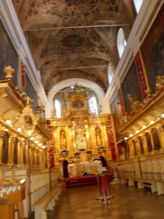 w kościele romańskim dawnego opactwa Kanoników Regularnych Laterańskich z XIIw.  największy w Polsce zespół malowideł romańskich, odkryty podczas prac konserwat