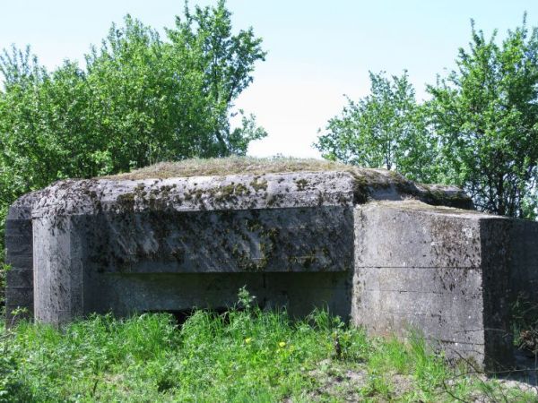 Schron nr 2. Armii "Poznań". Widok wschodniej strzelnicy schronu.