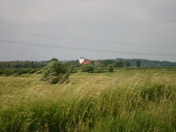 Widok z Ispiny na Klasztor Hebdowski
