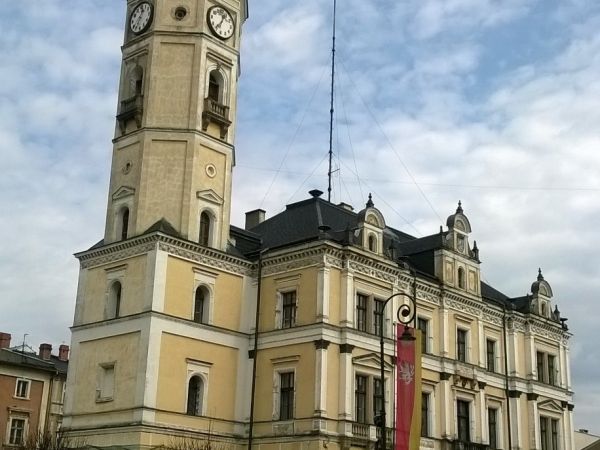Ratusz z XIX wieku w Lądku Zdroju.