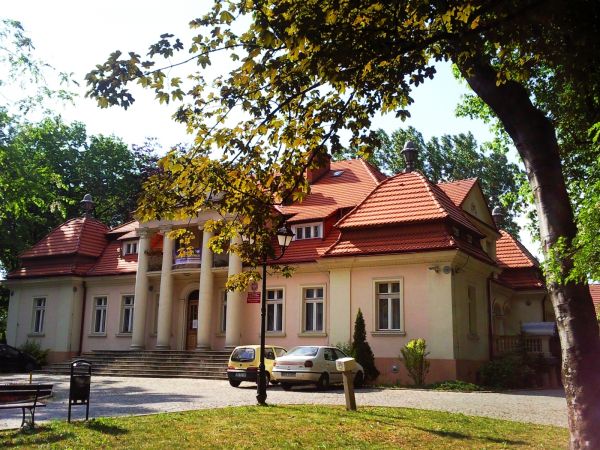 Czeladź. Widok na pałacyk