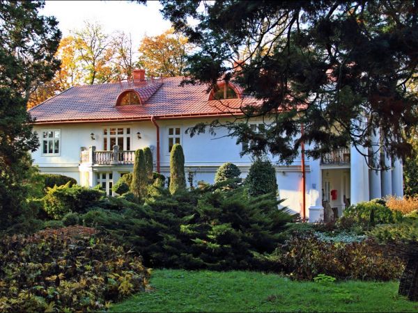 Arboretum w Bolestraszycach - jesienią.