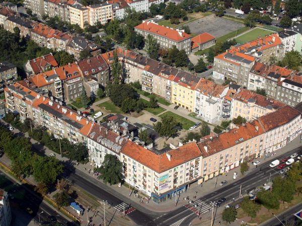 Ulica Powstańców Śl.a ul. Hallera