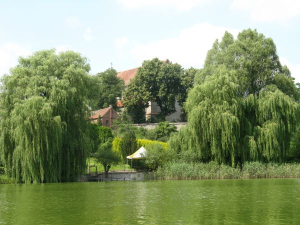 Łopienno,kościół