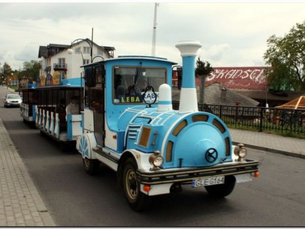 Ciuchcią w kierunku wydm