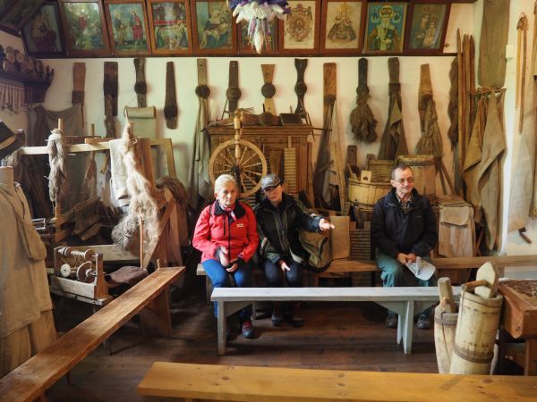 Bojkowie - jako grupa etniczna górali pochodzenia rusińskiego i wołoskiego, na zachodzie sąsiadowali z Łemkami, na wschodzie z Hucułami  - n/z w Muzeum Kultury