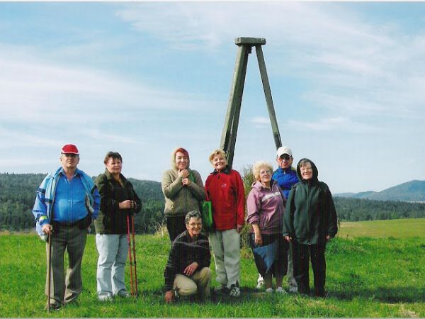 Trianguł na kulminacji szczytu Kamionka - 637m npm. Hen : zalesione czupryny grzbietów i wierzchowin Beskidu Dukielskiego.