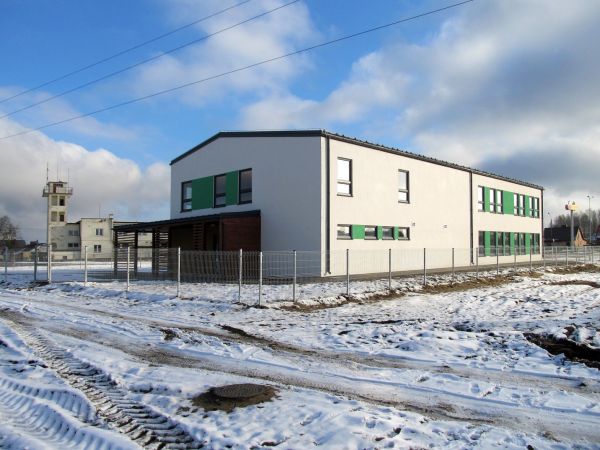 Nowy obiekt Zespołu Szkół Ponadgimnazjalnych w Czarnej Wodzie, wybudowany przez firmę STEICO (produkcja płyt pilśniowych), w miejsce innego obiektu zajętego prz