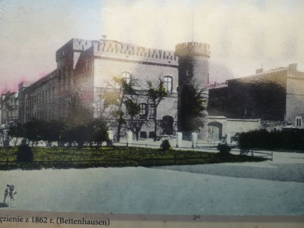 Dawne więzienie zdjęcie z pocztówki.