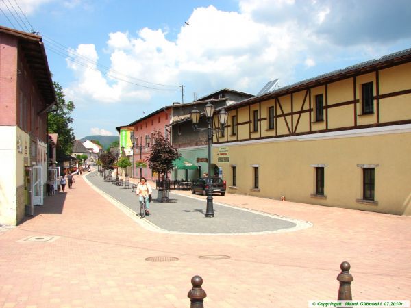 Szczytna  deptak ul. Wolności