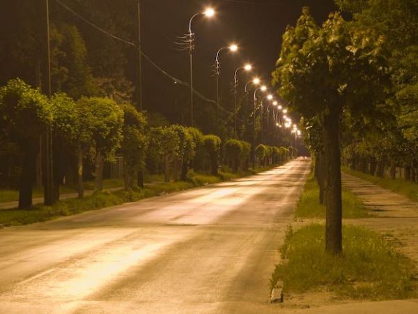 Skarżysko, Aleja Niepodległości w nocy.