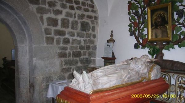 Kaplica Bernarda - fragment muru kamiennego