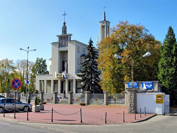 Bazylika widziana z ulicy Św. Maksymiliana Kolbe