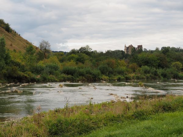 rzeka Osława - długość 68 km, źródła ma w siodle zbocza g. Matragona - 990m npm i stanowi granicę między Bieszczadami a Beskidem Niskim - zapraszam do galerii :