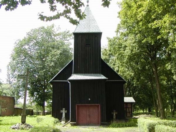 Kościół drewniany pw. Św. Ducha z 1663 r. (na miejscu starszej budowli z 1426 r.).