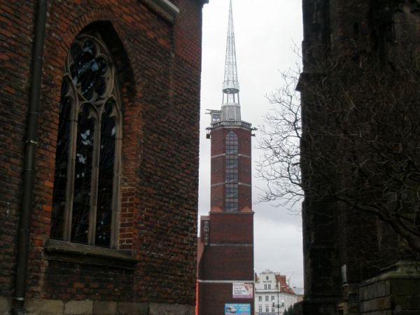 Rok 2008 odbudowana Wieża Ratuszowa w Nysie