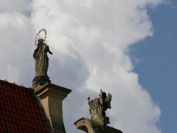 12 maja 2009 r. Koprzywnicę odwiedził Prezydent RP Lech Kaczyński. Była to pierwsza od prawie 650 lat, od pobytu króla Kazimierza Wielkiego, wizyta głowy państw