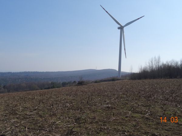 turbina wiatrowa - praca śmigła na wysokości : 34 - 126 metrów, śmigło waży ok. 10 ton.