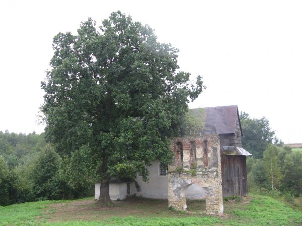 cerkiew /opuszczona/ i dzwonnica - niegdyś bramna.