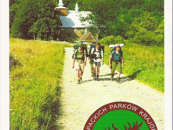 ze zbiorów prywatnych: pocztówka kolekcjonerska - przeł. XX/XXI wieku,  cerkiew w Łopience. Dolina Łopienki z odbudowaną cerkwią tworzy malowniczy zespół przyro