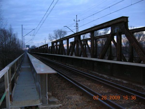 Most kolejowy na Odrze...