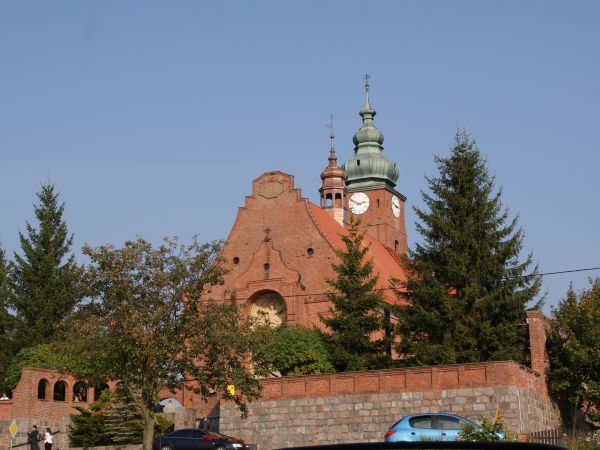 Centralnym obiektem we wsi jest Kościół Św. Józefa