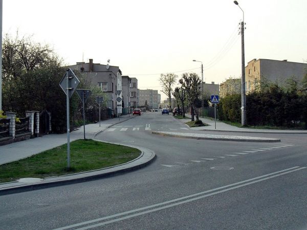 Wylot ulicy Słowackiego z ulicy Traugutta w kierunku Gdańskiej