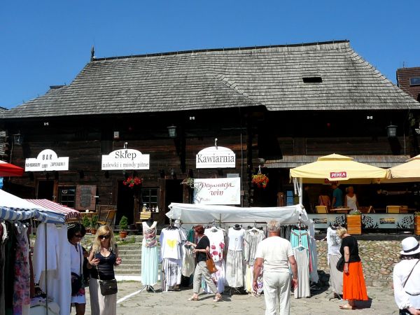 JESZCZE JEDNA PAMIĄTKA PO DAWNYCH MIESZKAŃCACH MIASTA