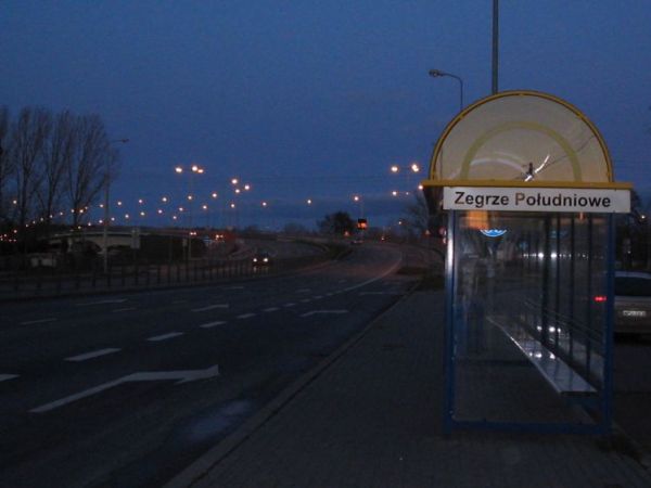 Przystanek PKS przy ul. Warszawskiej (kierunek: Serock-Pułtusk-...). 26.03.2009 r.
