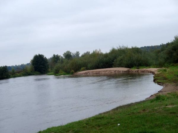 Widok na rzekę Liwiec nieopodal Ośrodka Wypoczynkowego Kamieńczyk